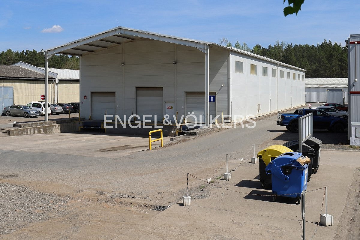 Pronájem skladovacích prostor 767 m² – fotografie 2