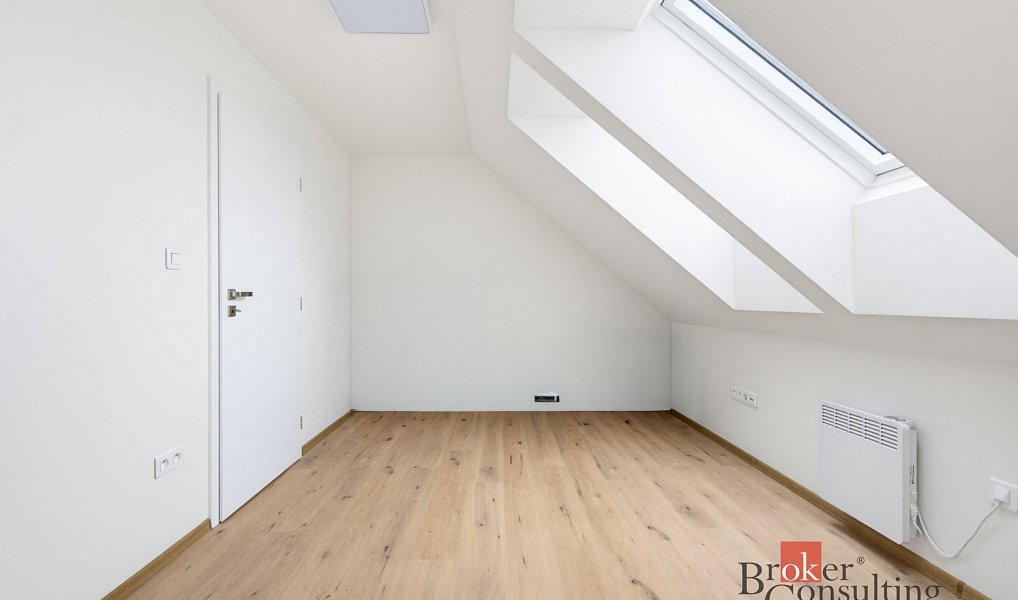 Prodej bytu 3+kk 104 m², Smiřice – náhled fotky 14