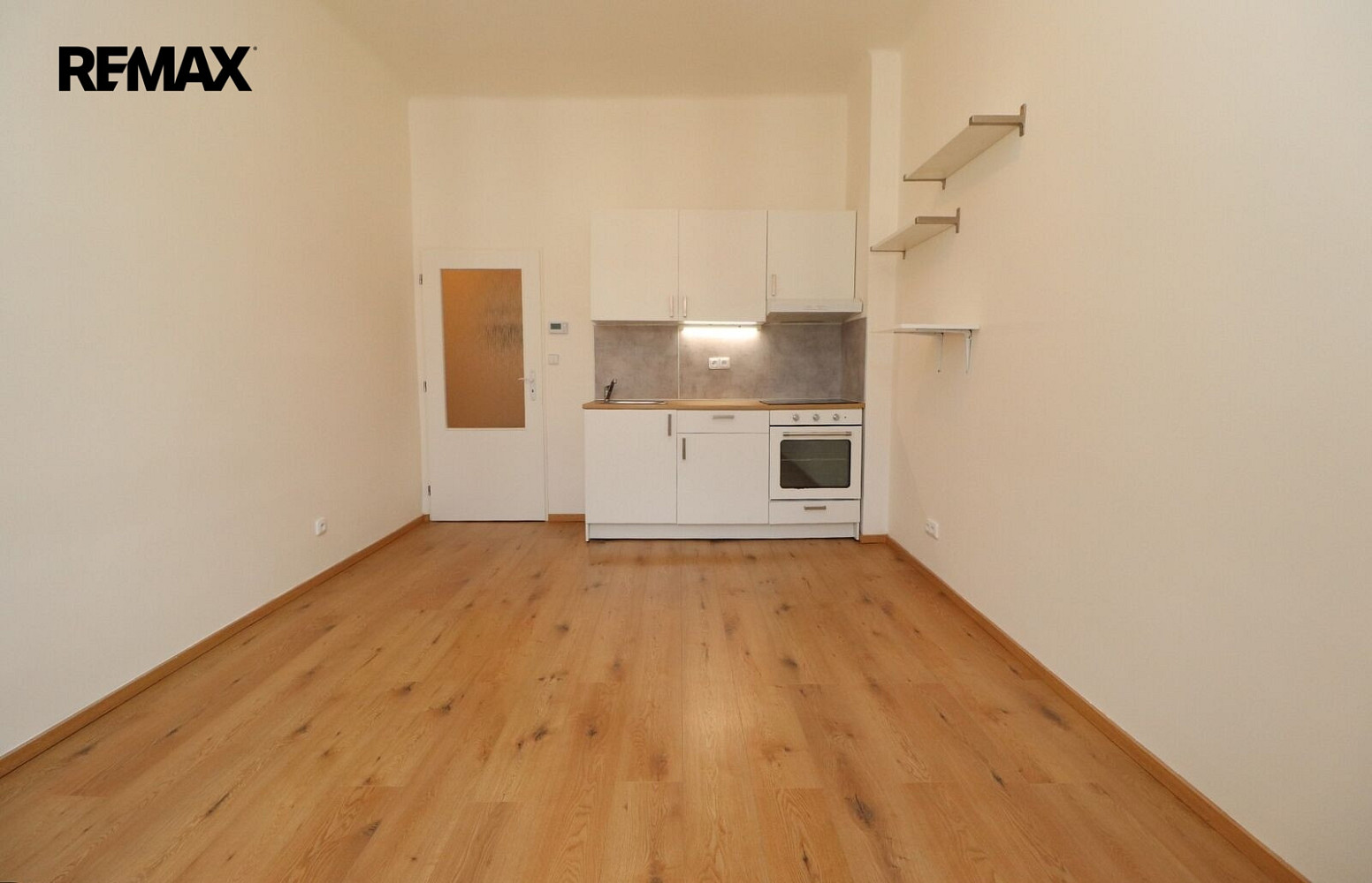 Pronájem bytu 2+kk 40 m² – fotografie 2