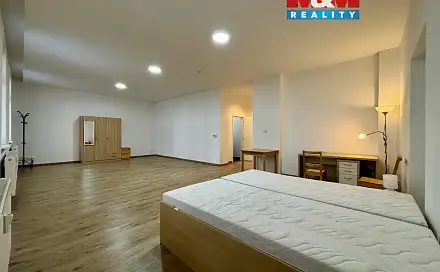 Pronájem bytu 1+1 64 m²