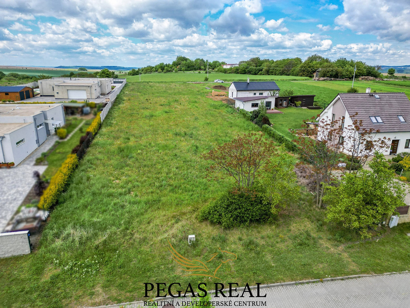 Prodej stavebního pozemku 3 347 m² – fotografie 3