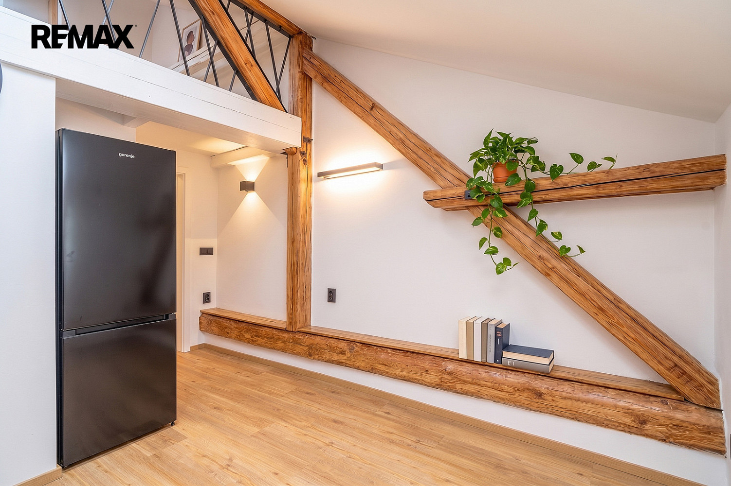 Pronájem bytu 2+kk 48 m² – pohled 2