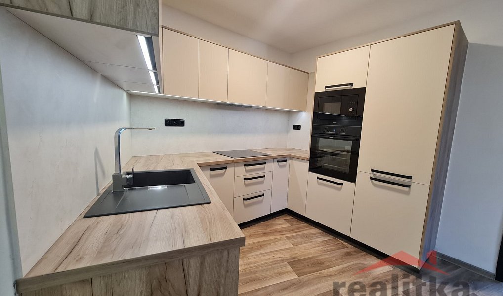 Prodej domu 334 m² s pozemkem 533 m², Opava – náhled fotky 25