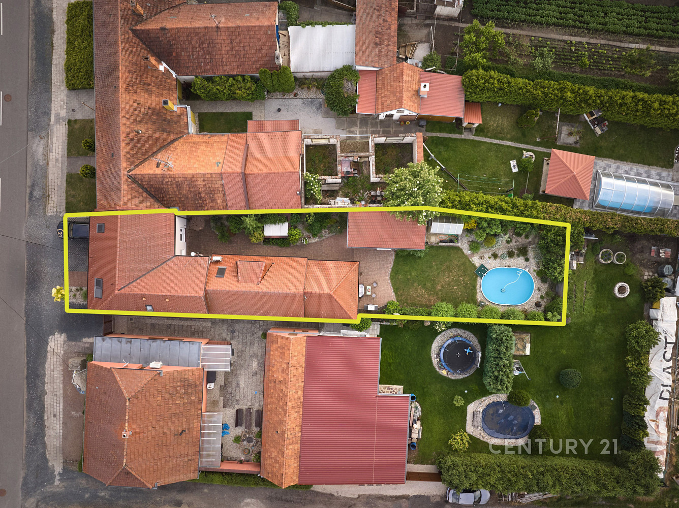 Prodej domu 260 m² s pozemkem 457 m² – fotografie 2