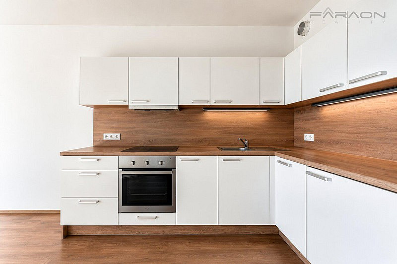 Pronájem bytu 1+kk 32 m² — photo 2