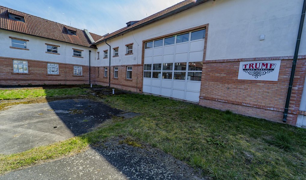 Prodej výrobních prostor 861 m², Bezno – náhled fotky 18