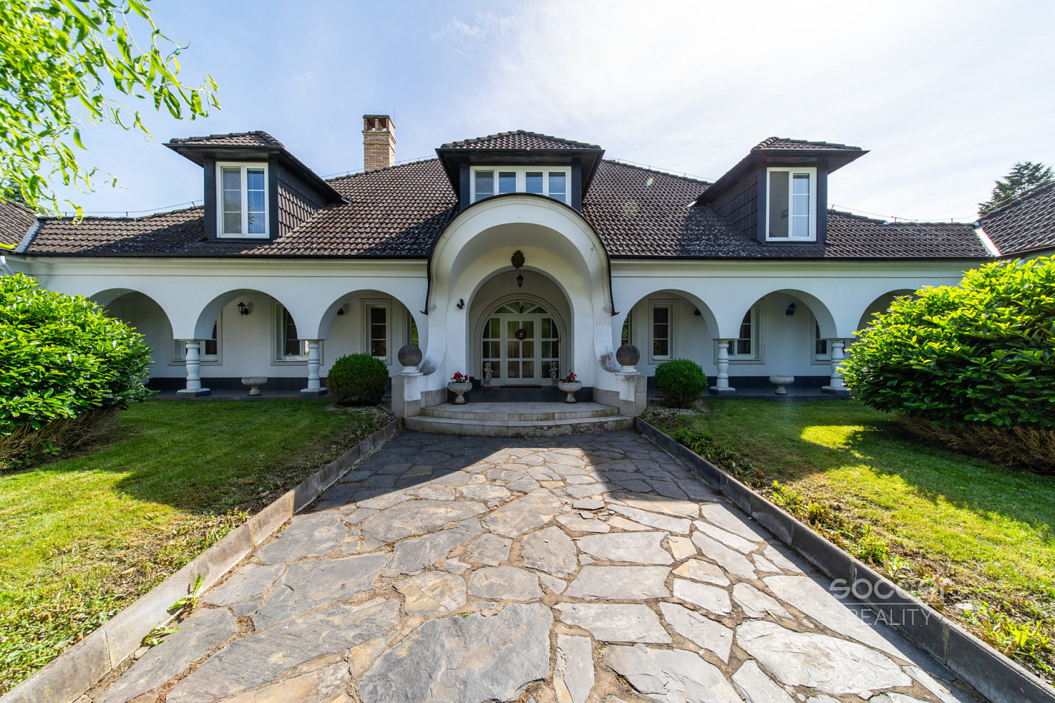 Prodej domu 598 m² s pozemkem 2 298 m²