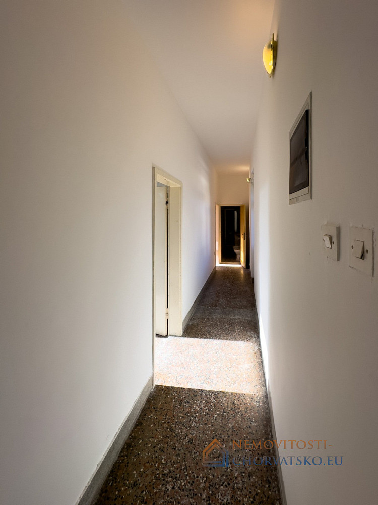Prodej bytu 2+kk 67 m² – pohled 2