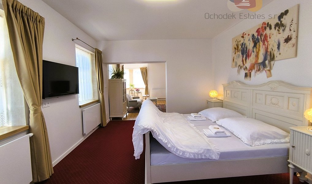 Prodej ubytovacího objektu 690 m², Hněvotín – náhled fotky 8