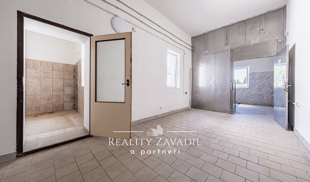 Prodej výrobních prostor 940 m², Koleč – náhled fotky 23