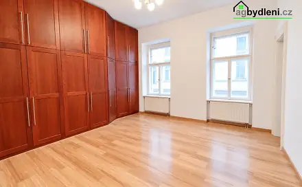Pronájem bytu 2+1 53 m², Týnská ulička, Praha 1 - Staré Město