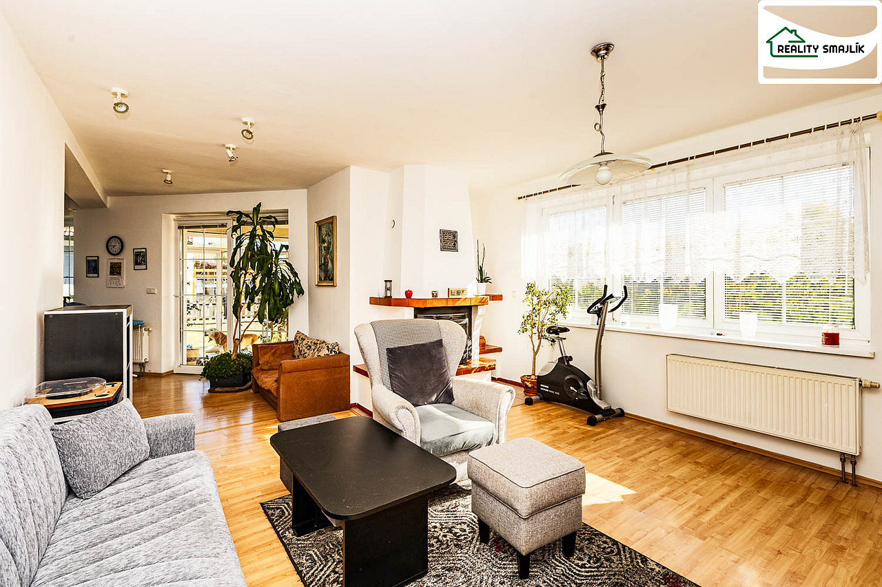 Prodej domu 285 m² s pozemkem 877 m² – fotografie 3