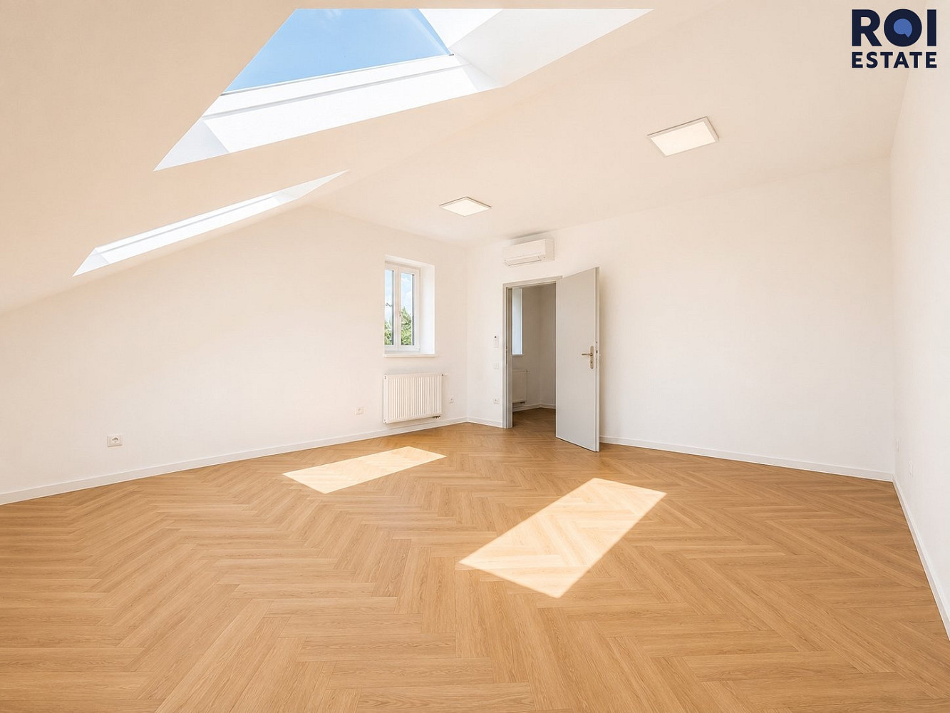 Pronájem bytu 2+1 100 m² — photo 2