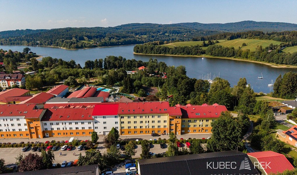Prodej ubytovacího objektu 90 m², Frymburk – náhled fotky 14