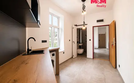 Pronájem bytu 1+kk 15 m², Maxima Gorkého, Trutnov - Dolní Předměstí