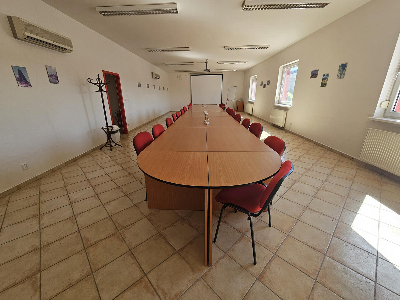 Pronájem kanceláře 350 m² – fotografie 5