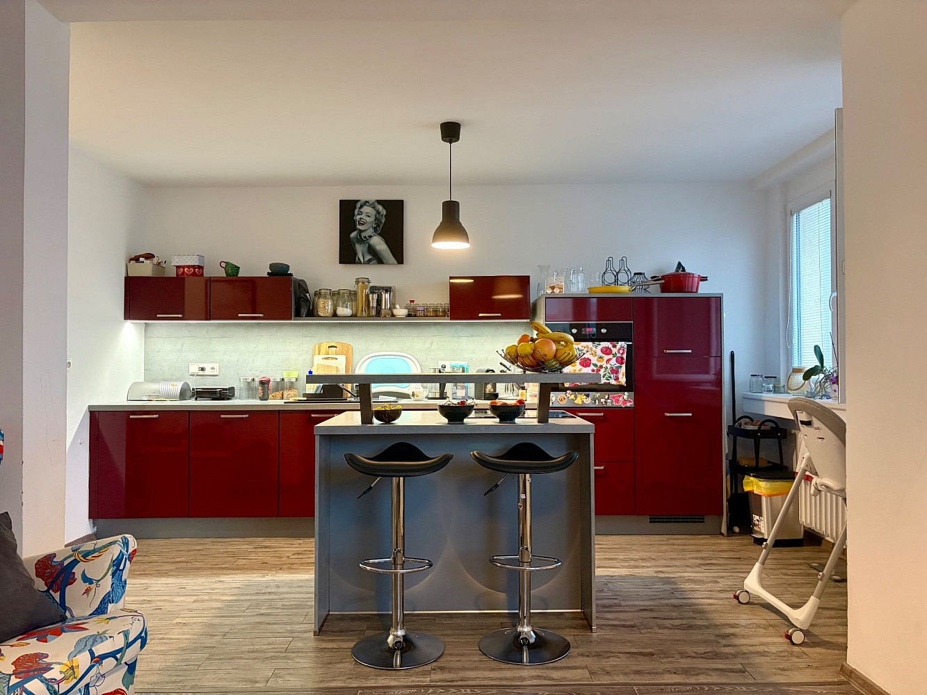 Pronájem bytu 3+kk 70 m² – pohled 2