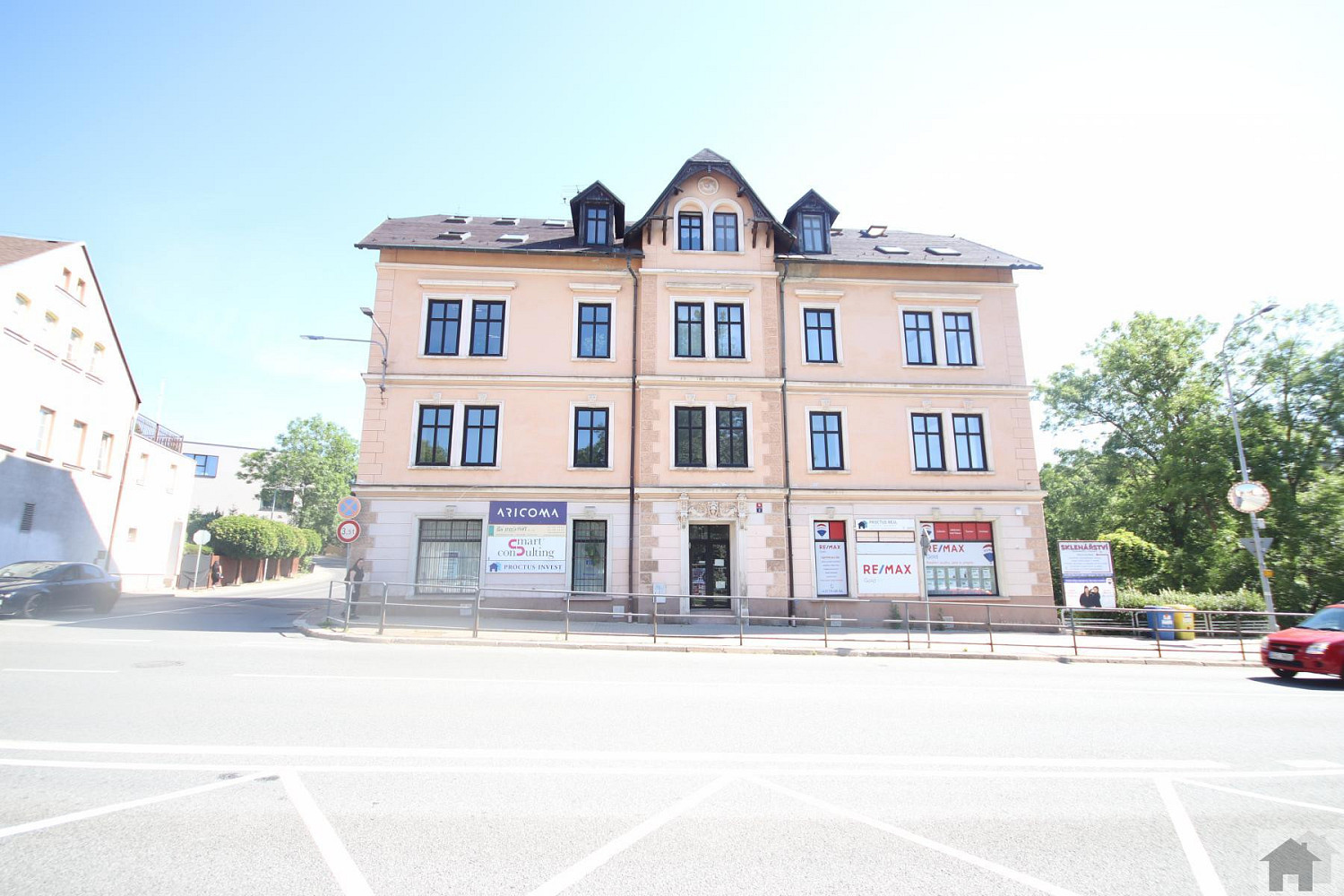 Prodej kanceláře 1 163 m²