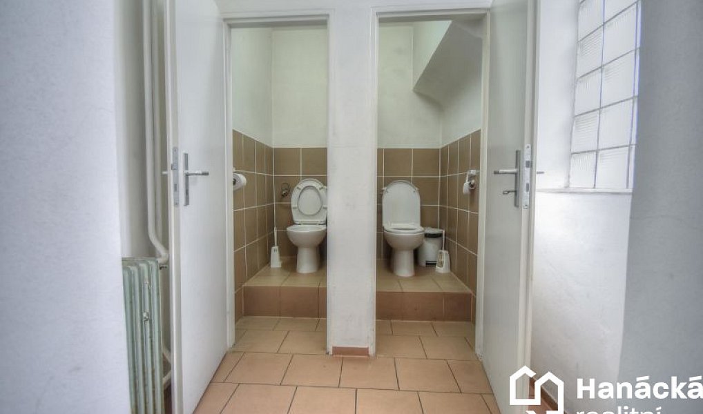 Prodej ubytovacího objektu 1 100 m², Moravský Beroun – náhled fotky 10