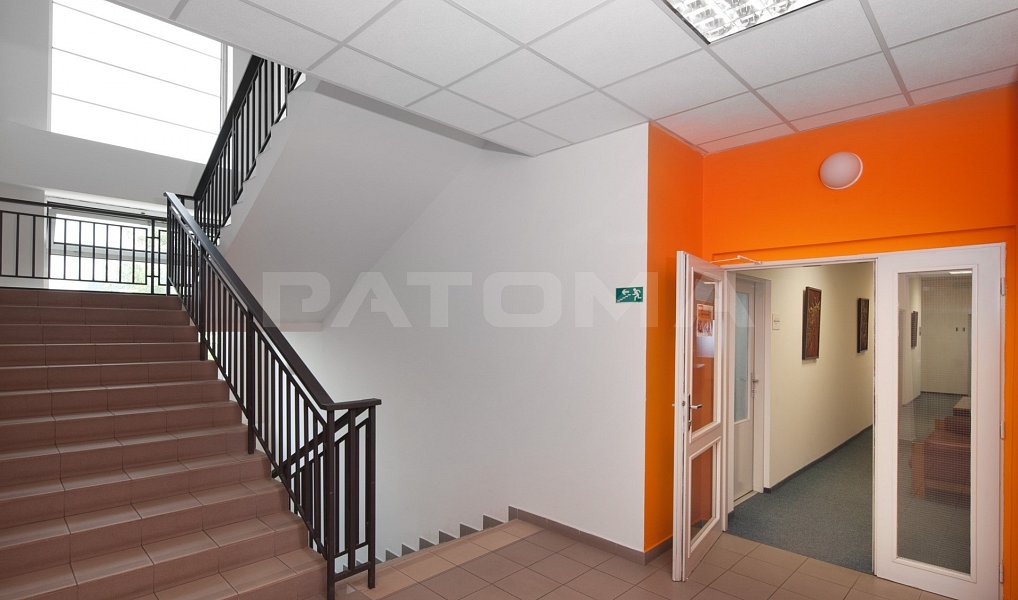 Pronájem kanceláře 60 m², Praha – náhled fotky 2