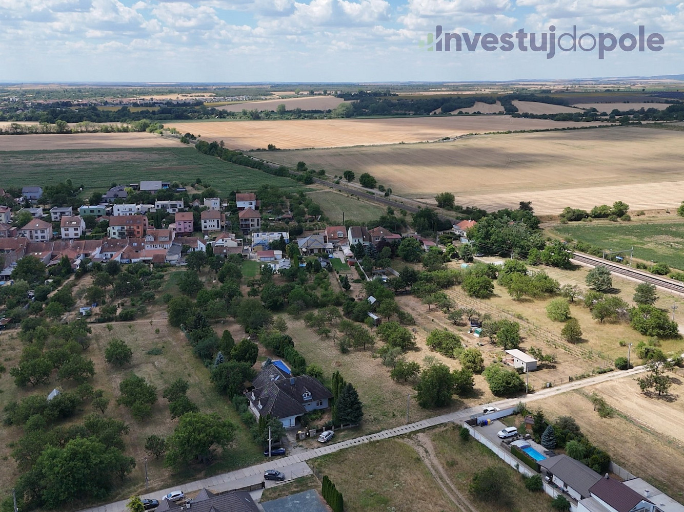 Prodej stavebního pozemku 2 428 m² – fotografie 3