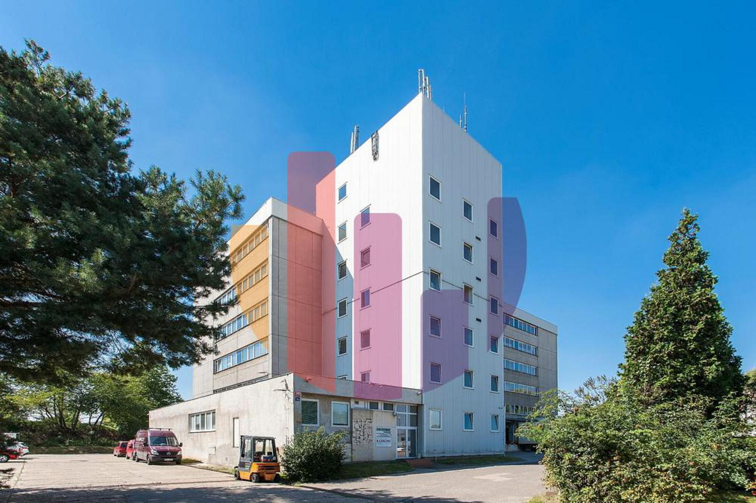 Pronájem skladovacích prostor 456 m²