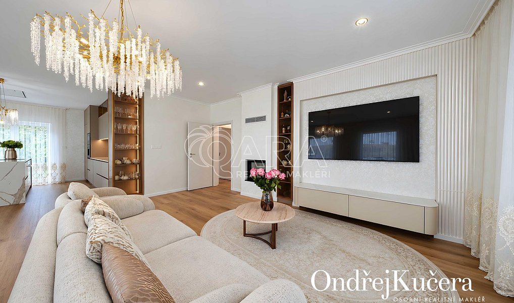 Prodej domu 200 m² s pozemkem 1 000 m², Jeviněves – náhled fotky 3