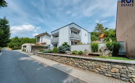 Prodej domu 194 m² s pozemkem 1 083 m², Pod Vinohrady, Omice, okres Brno-venkov