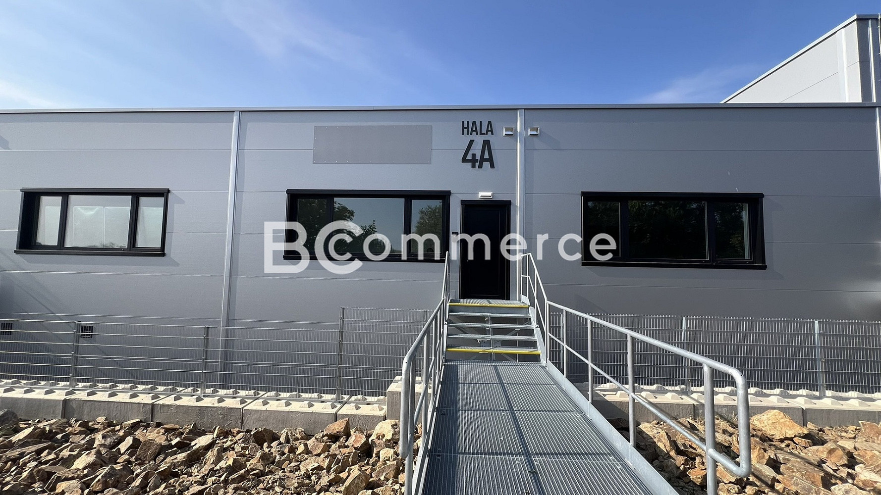 Pronájem skladovacích prostor 570 m² – fotografie 2