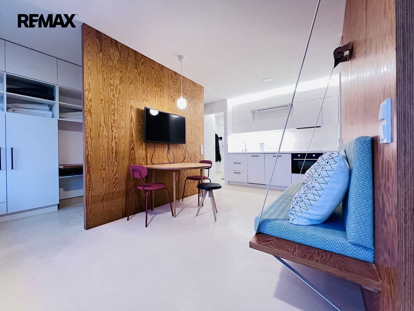 Pronájem bytu 1+kk 38 m²