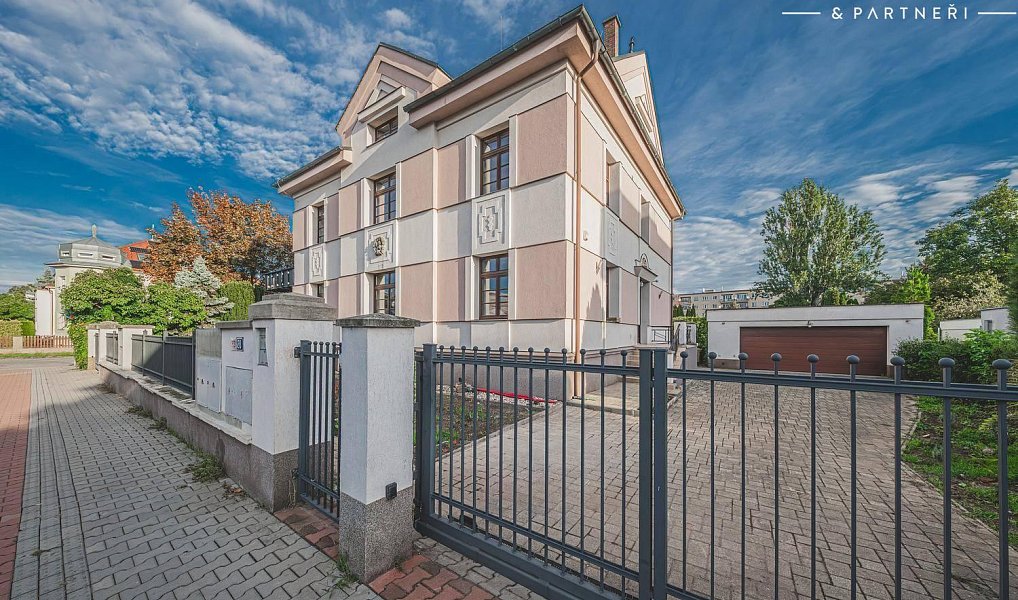 Pronájem bytu 3+kk 94 m², Hradec Králové – náhled fotky 3