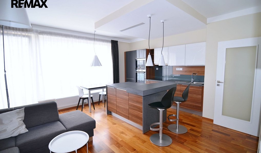 Pronájem bytu 2+kk 68 m², Praha – náhled fotky 4