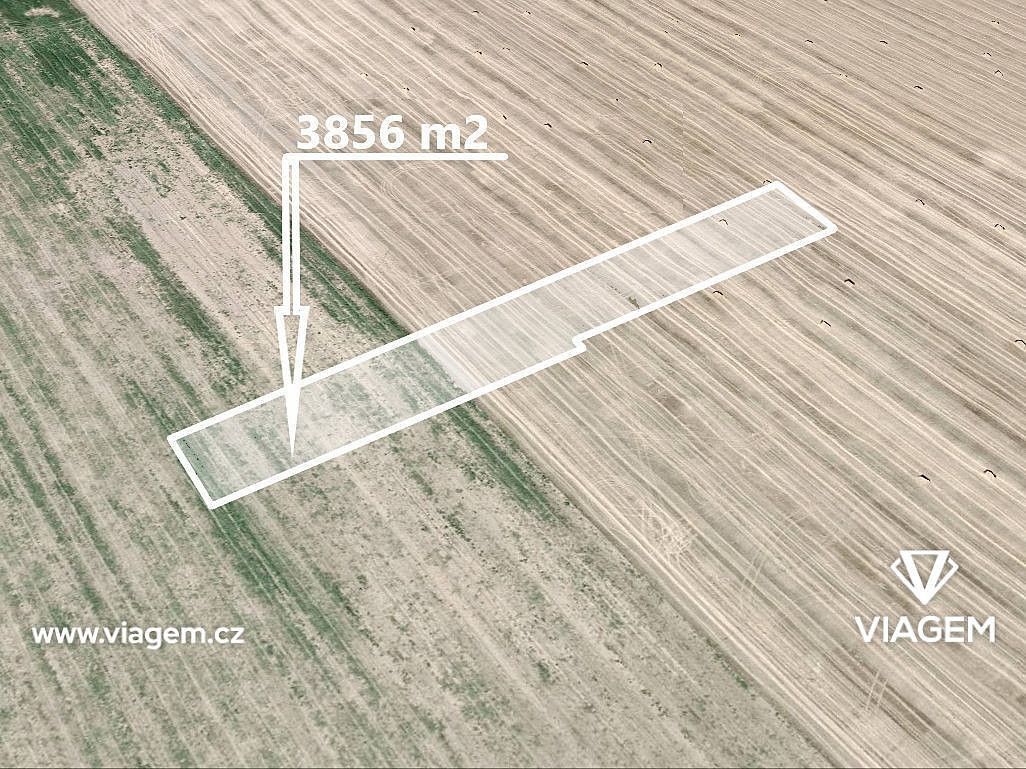 Prodej pole 1 928 m²