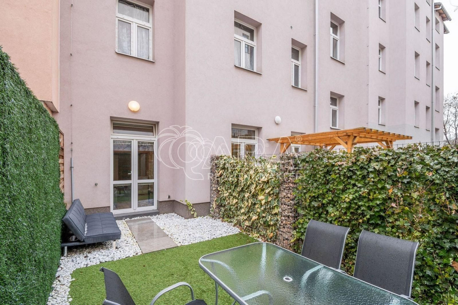 Pronájem bytu 1+kk 45 m²