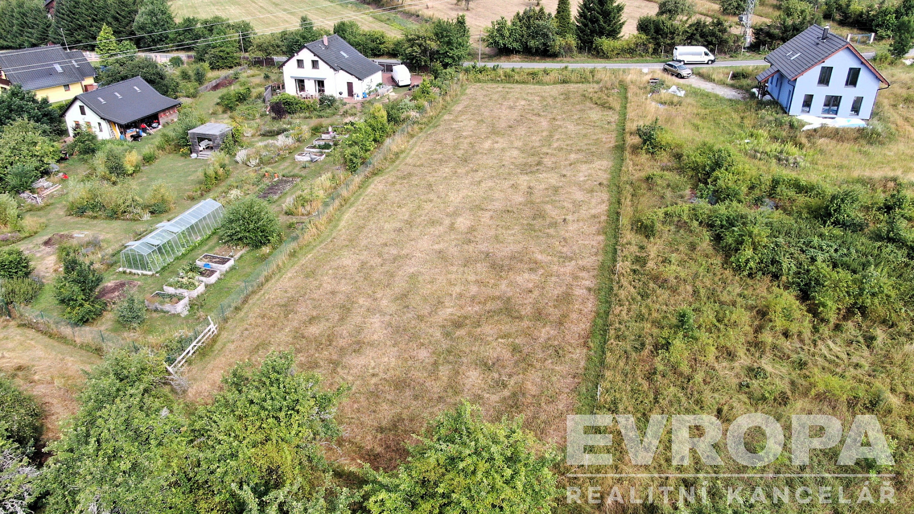 Prodej stavebního pozemku 2 000 m² – fotografie 2