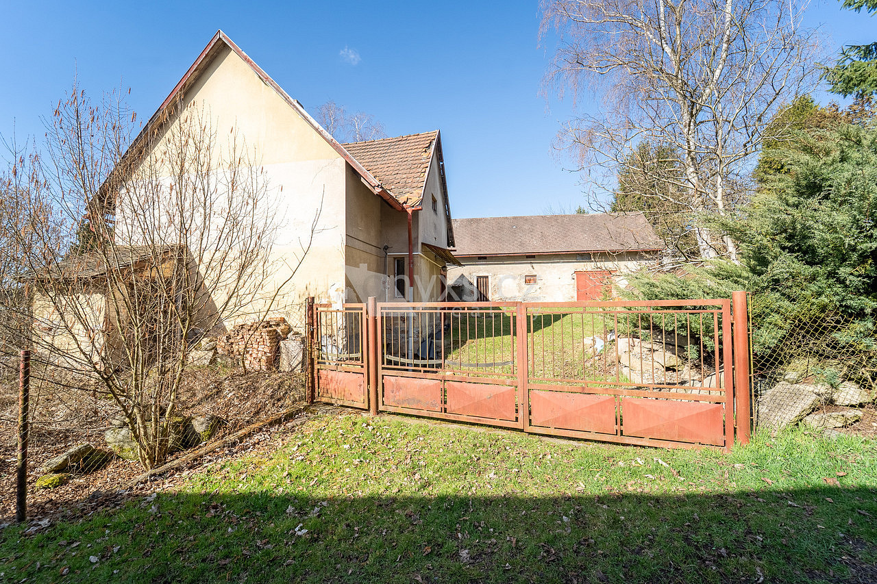 Prodej domu 200 m² s pozemkem 2 113 m² – fotografie 2