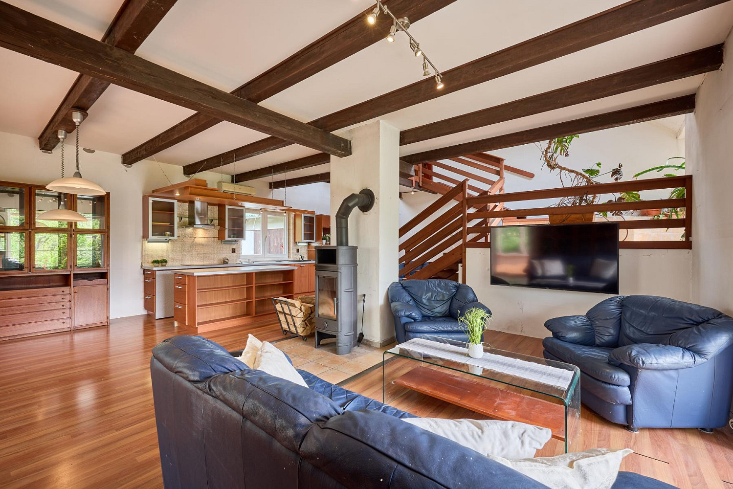Prodej domu 280 m² s pozemkem 2 632 m²