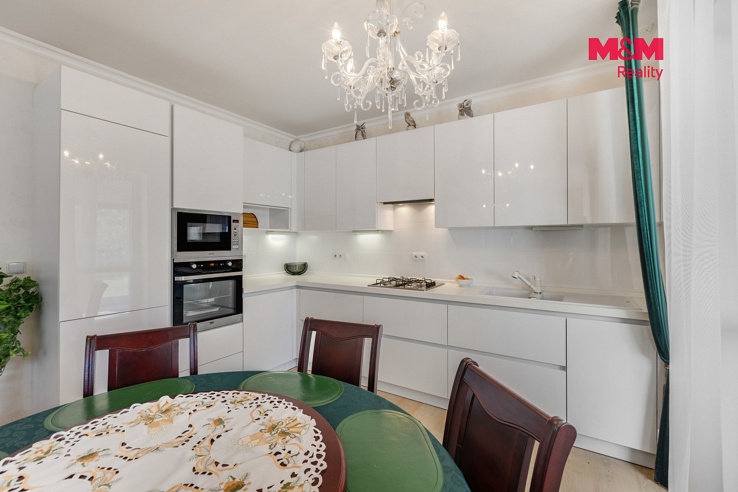 Prodej domu 210 m² s pozemkem 1 003 m² – fotografie 3