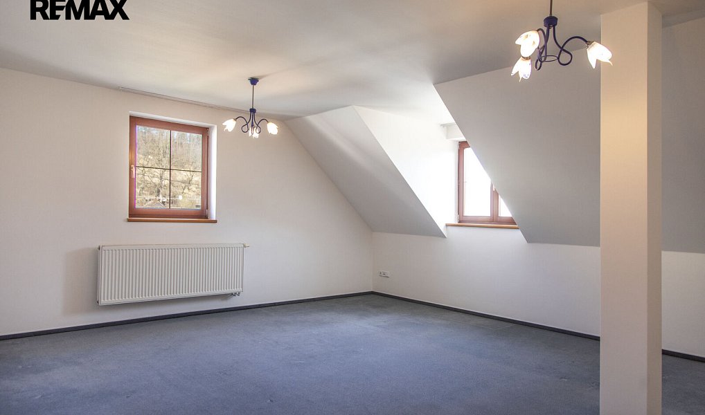Prodej domu 302 m² s pozemkem 1 176 m², Ratiboř – náhled fotky 23