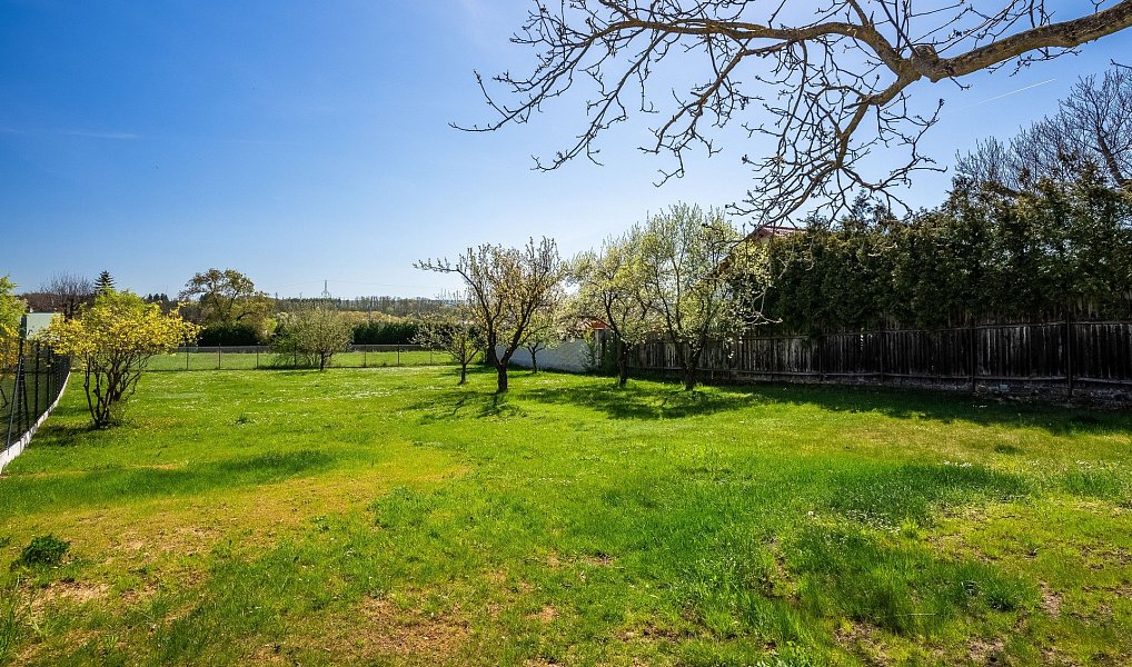 Prodej stavebního pozemku 970 m², Vysoký Újezd – náhled fotky 3