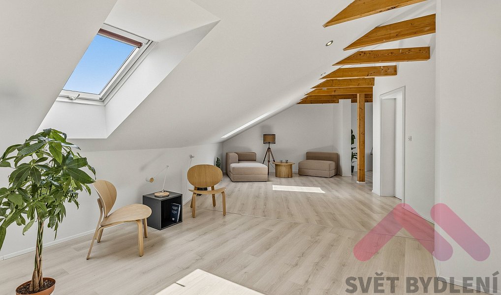 Prodej domu 300 m² s pozemkem 1 066 m², Tehov – náhled fotky 22