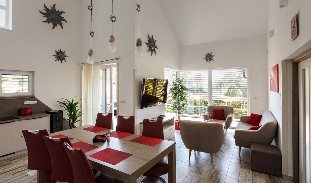 Pronájem domu 120 m² s pozemkem 1 320 m², Chlum u Třeboně – náhled fotky 2
