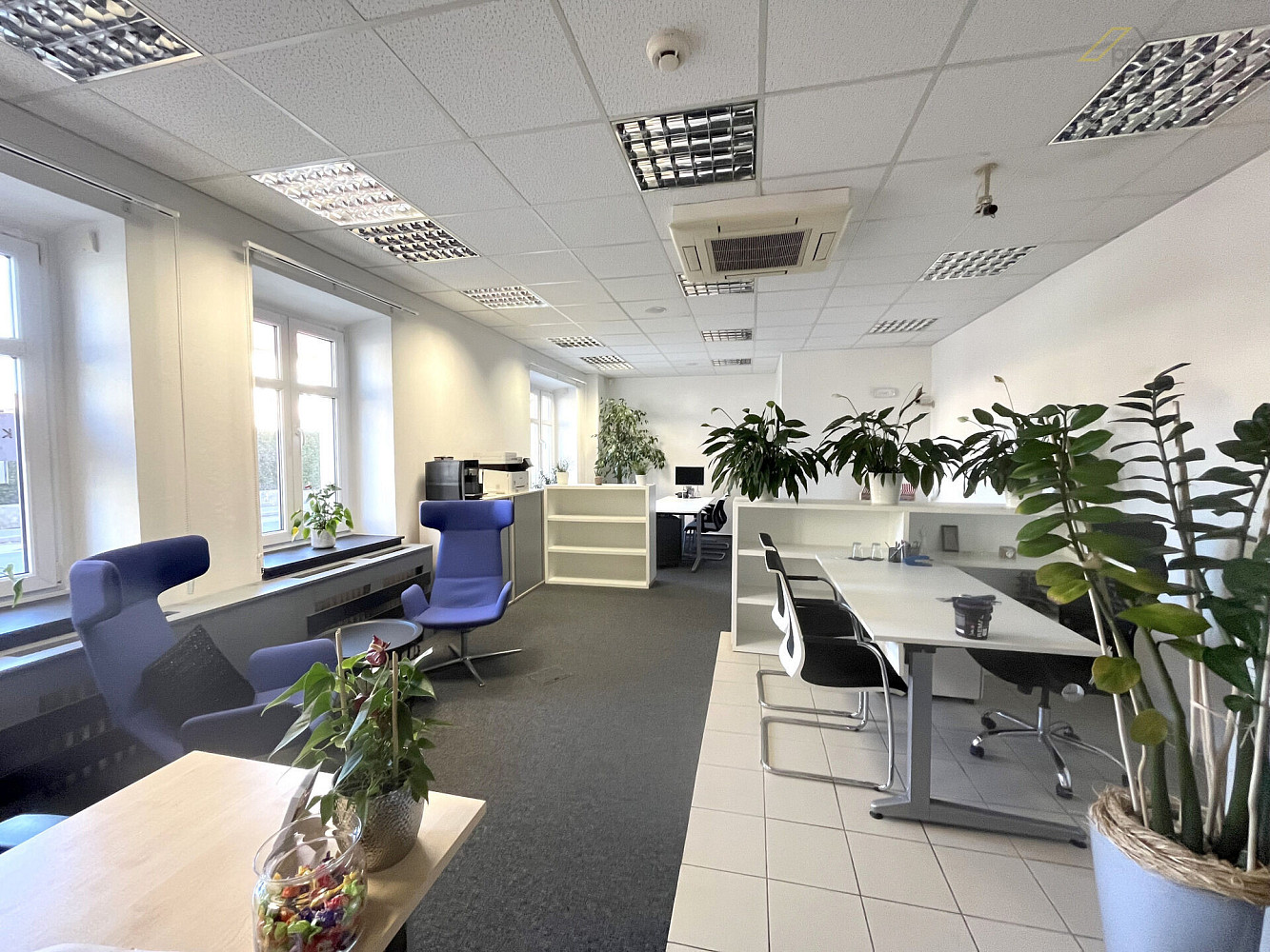 Pronájem kanceláře 100 m² — photo 3