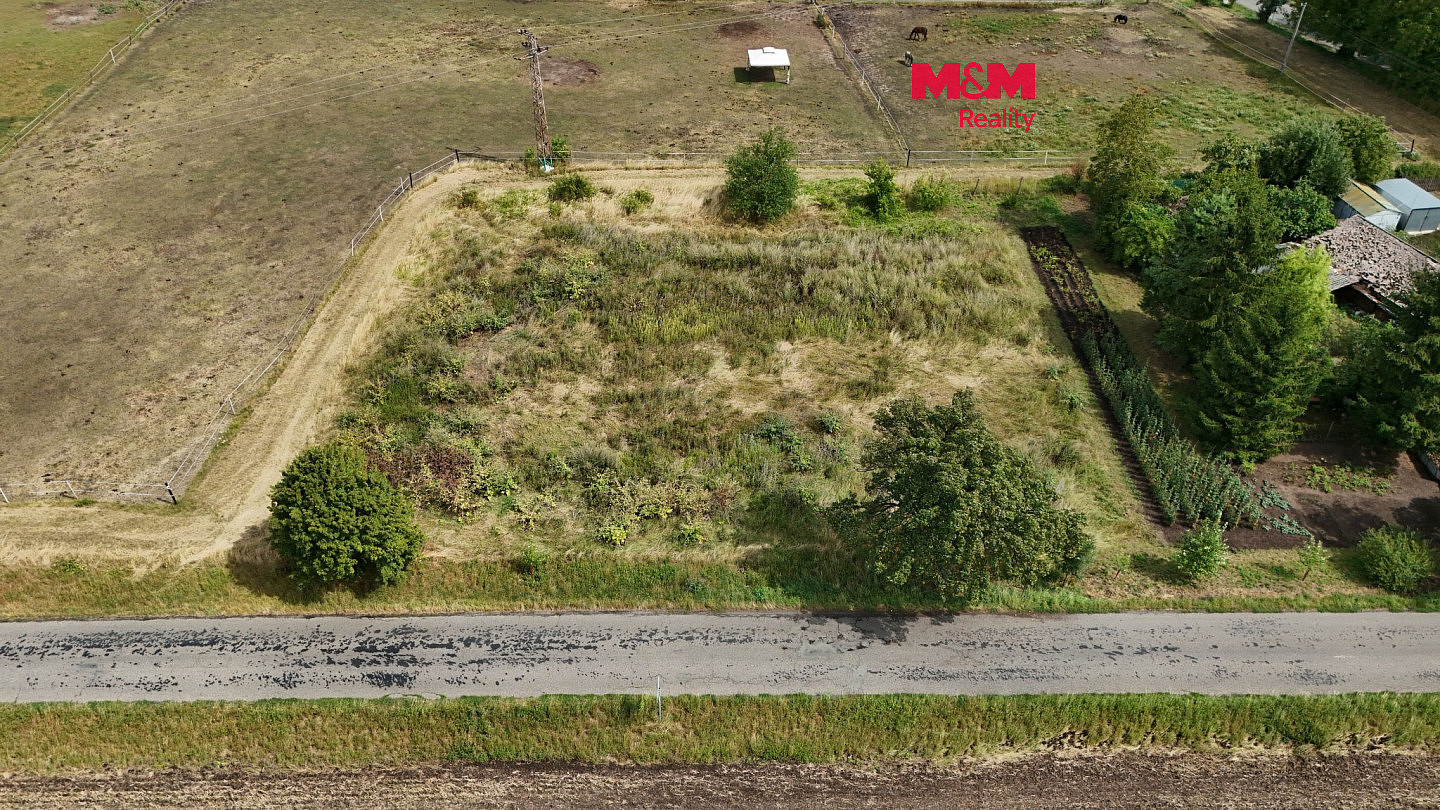 Prodej stavebního pozemku 2 185 m²