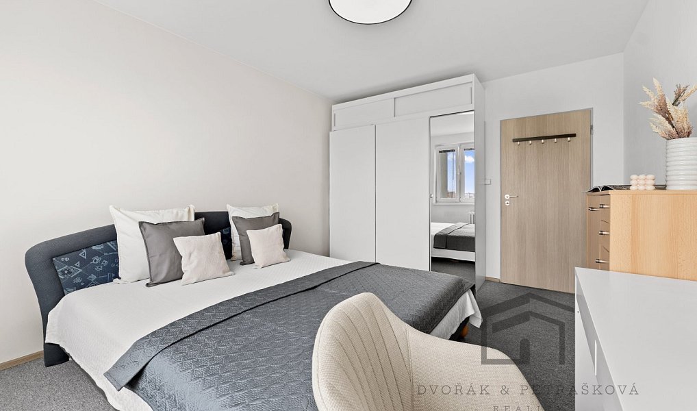 Prodej bytu 2+kk 52 m², Praha – náhled fotky 9