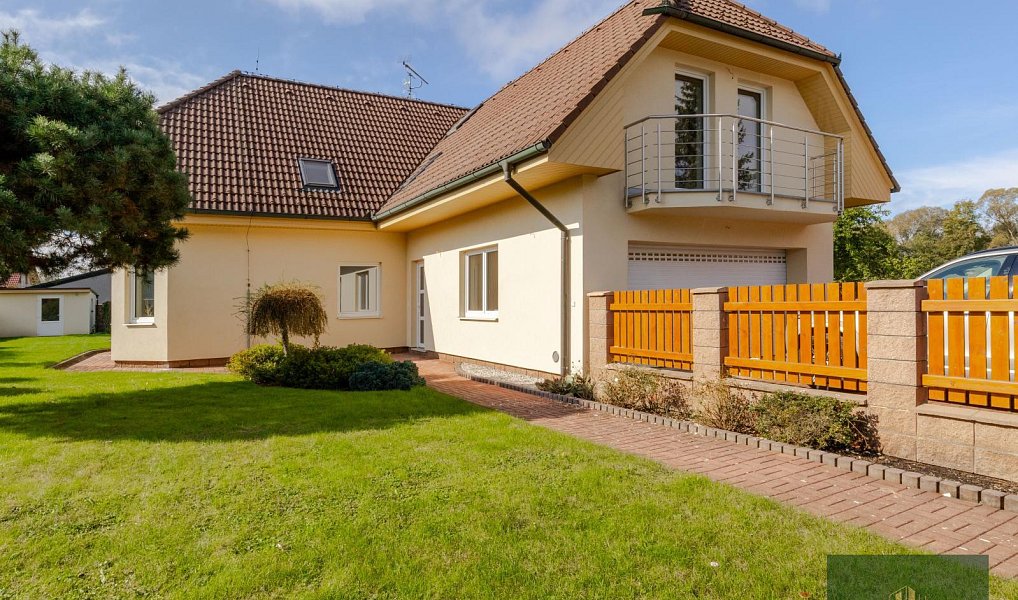 Prodej domu 240 m² s pozemkem 1 011 m², Rokycany – náhled fotky 6