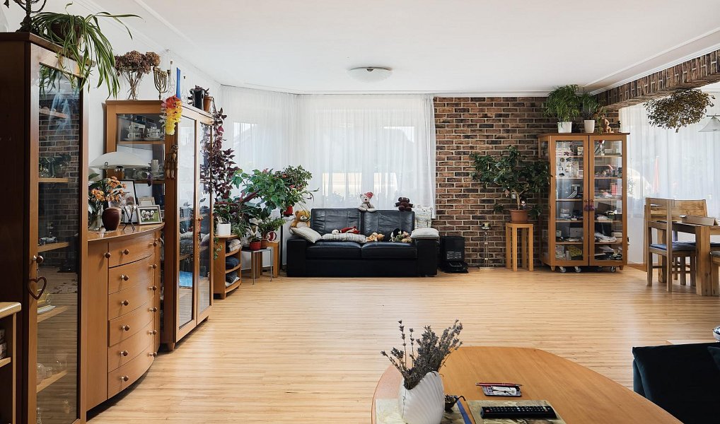 Prodej domu 320 m² s pozemkem 648 m², Jesenice – náhled fotky 9