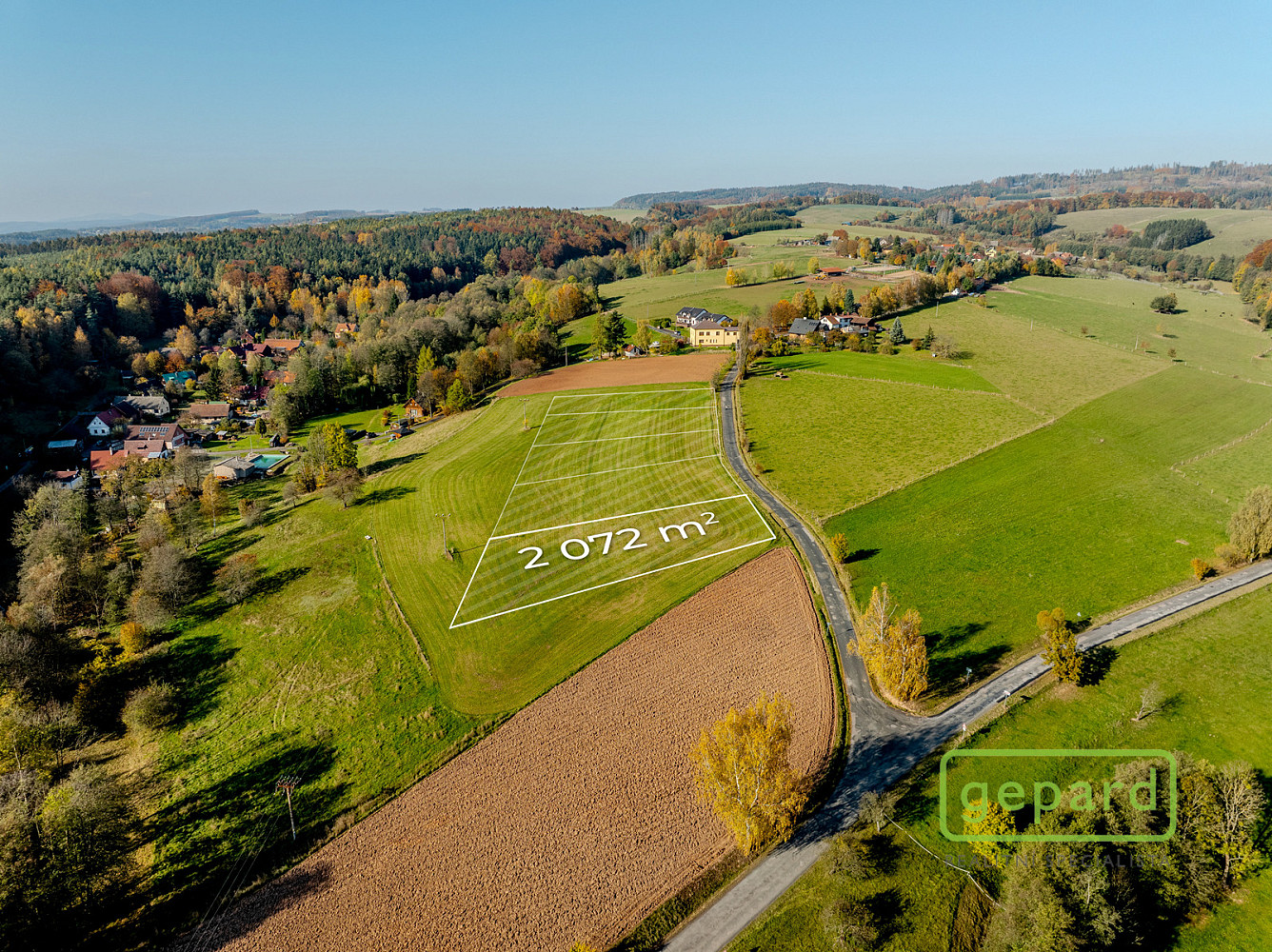 Prodej stavebního pozemku 2 072 m² — photo 2