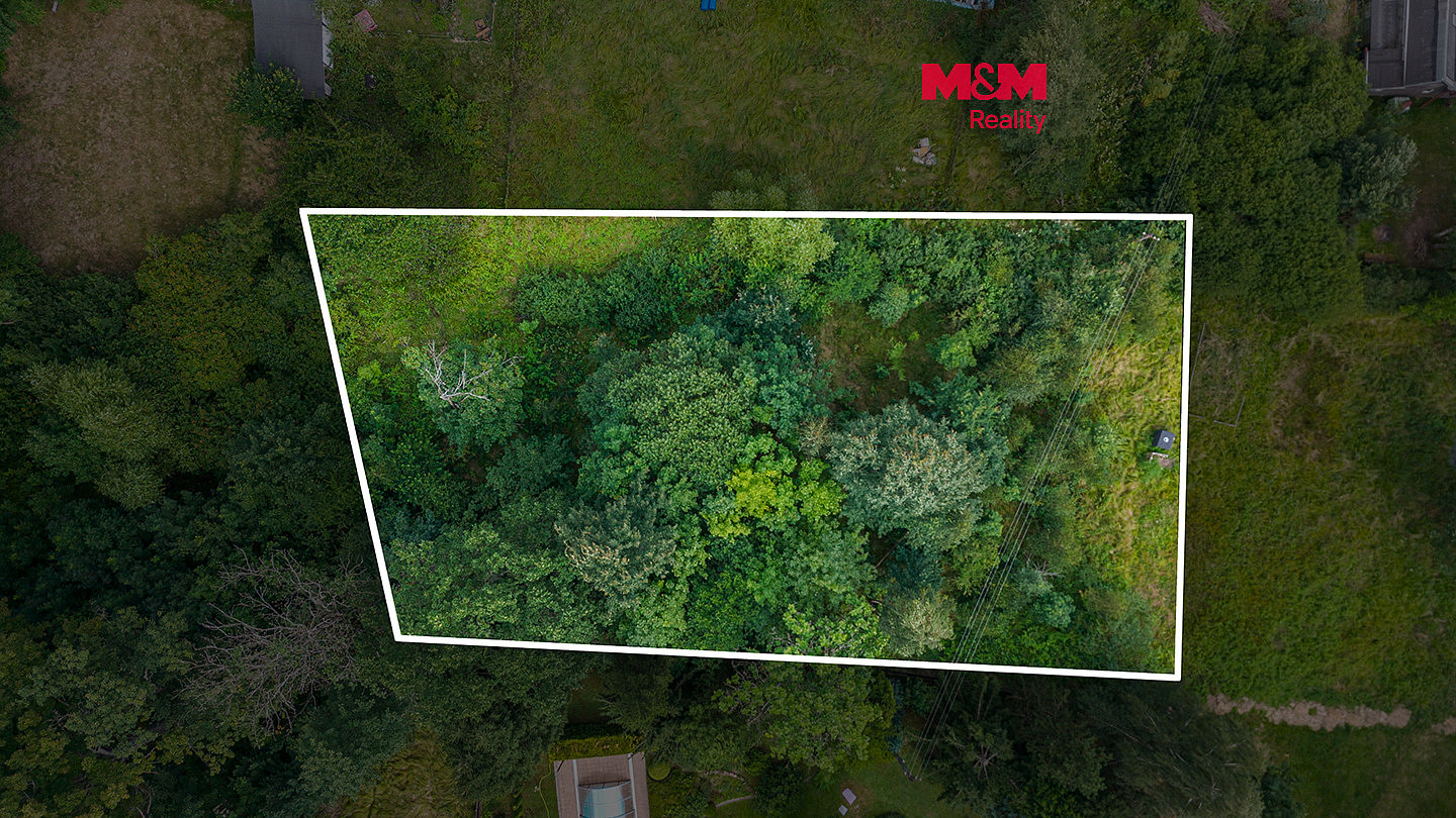Prodej stavebního pozemku 1 596 m²