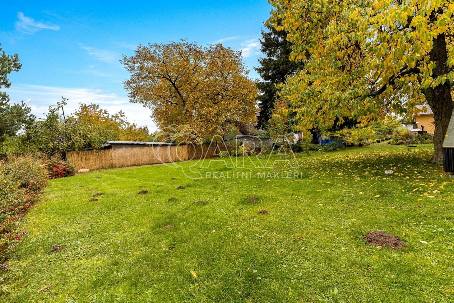 Prodej stavebního pozemku 713 m² – fotografie 3